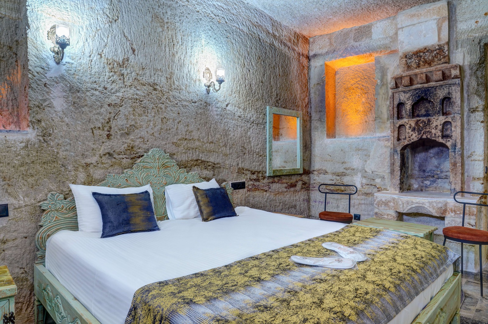 Deluxe Cave Suite 3