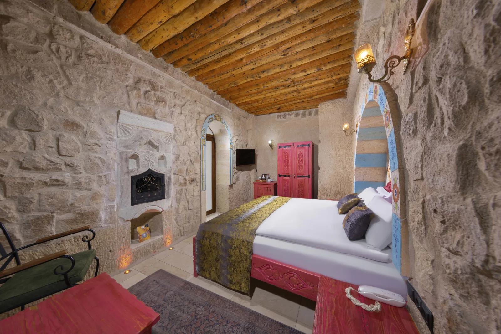 Queen Suite 1