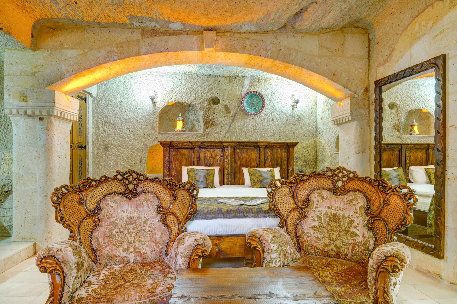Queen Suite 2